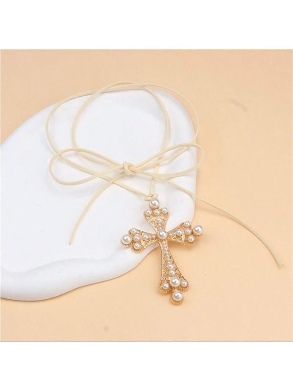 Vintage style cross necklace A135